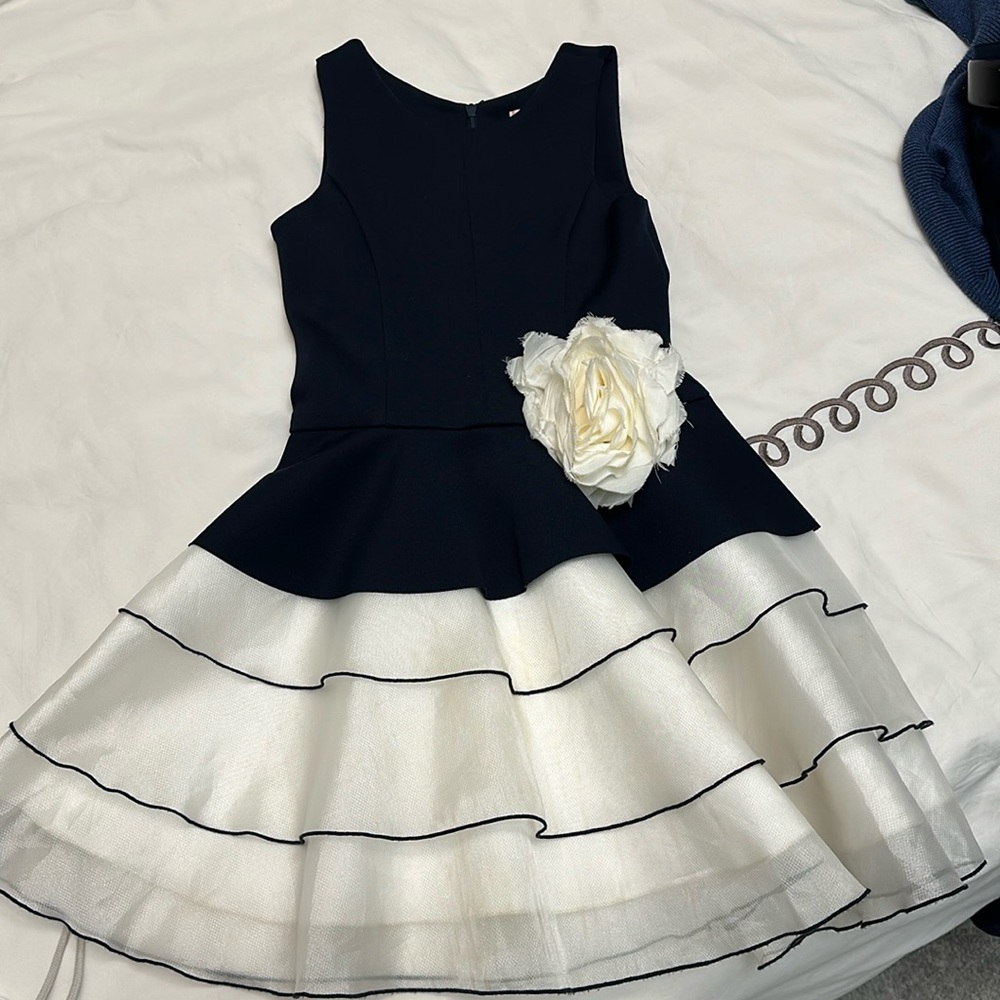 Girls ZOE dress size 8